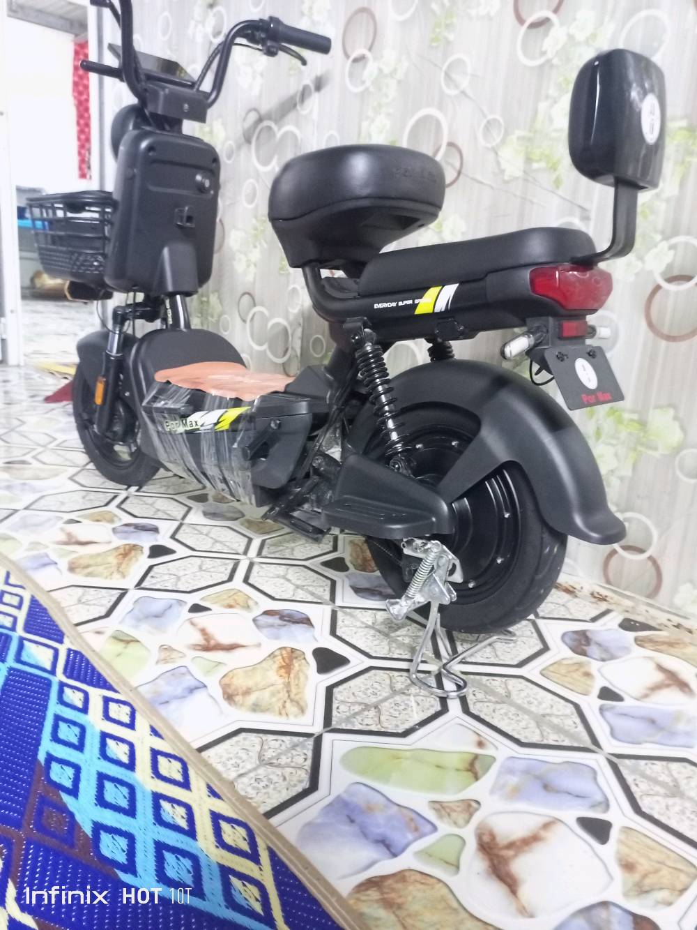 سلام عليكم دراجه شحن حجم 14 شركه برو ماكس ملف 400 اربعه بطاريه كبار دراجه جديده 2026 السعر 375 وبيه مجال الاستفسار ***********