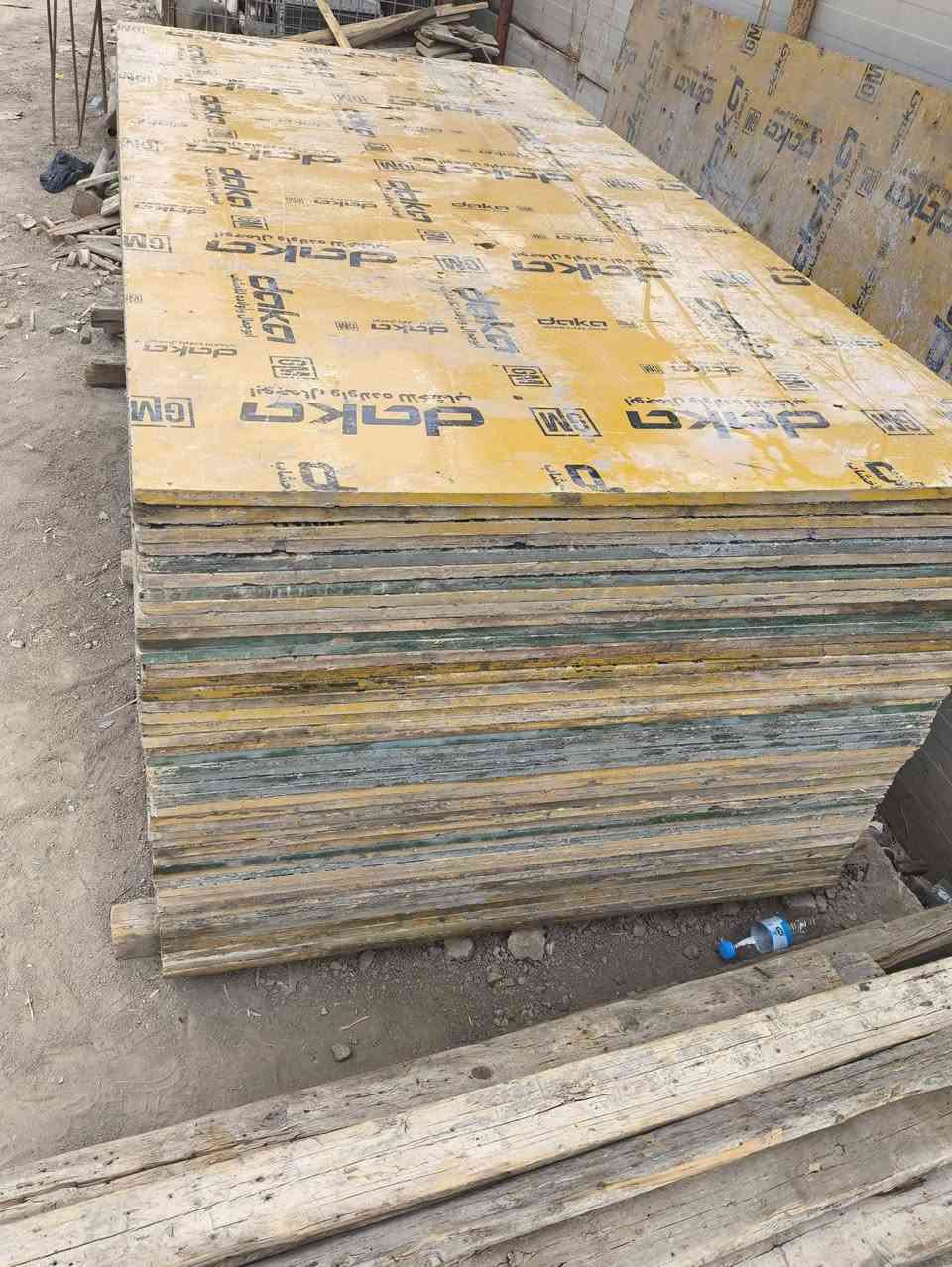سير طول 3 متر للبيع عدد 3 مكعبات ونص
وسير طول متر ونص عدد 3 مكعبات ونص شغله وحده

وبلايود استندر عدد 47 قطعه ايطالي كيج 18
***********
