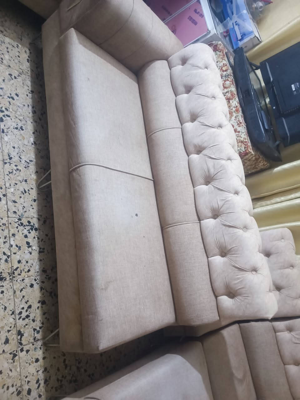 ديوان تفصال للبيع ***********
