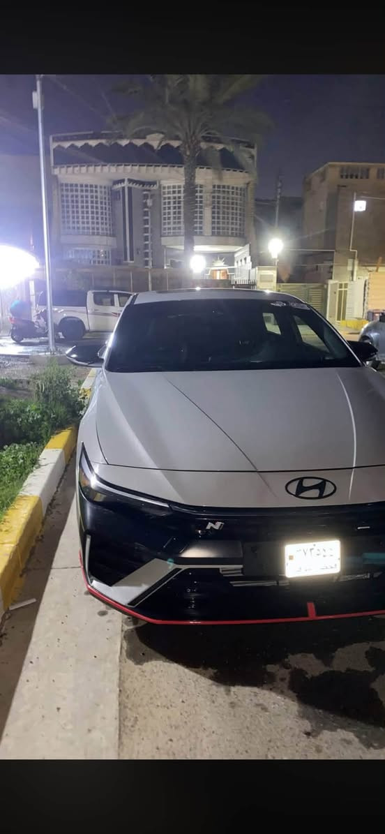 �🚗 للبيع هيونداي إلنترا N 2025 – اللون سموك 💎
ممشى 2000 ميل فقط… شبه جديدة وكأنها خرجت من المعرض 🚀

هذه السيارة مخصصة لعشاق الأداء والسرعة والتميز، مع تصميم رياضي يخطف الأنظار من أول لحظة.

فل كامل N مجهزة بكل الكماليات الفاخرة:

 • شاشة لمس كبيرة ونظام ترفيه متطور 🎵

 • حساسات أمامية وخلفية لتعزيز الأمان بالكامل ⚡

 • أنظمة قيادة NGS لتجربة قيادة رياضية خارقة 💨

 • مقاعد فاخرة ومريحة مع خامات عالية الجودة

المحرك والجير والمكانيك في أفضل حالة، كل شيء شبه جديد وكأنها طالع من الوكالة 🏁

كل رحلة معها متعة لا توصف، سواء على الطرق الطويلة أو المدينة، أداء وسلاسة لا مثيل لها.

السيارة مخصصة للجادين الذين يعرفون قيمة الأداء والتميز ويبحثون عن تجربة قيادة لا تُنسى 🚗💥

📍 المكان: بغداد – حي العامل

📞 للتواصل: ***********
