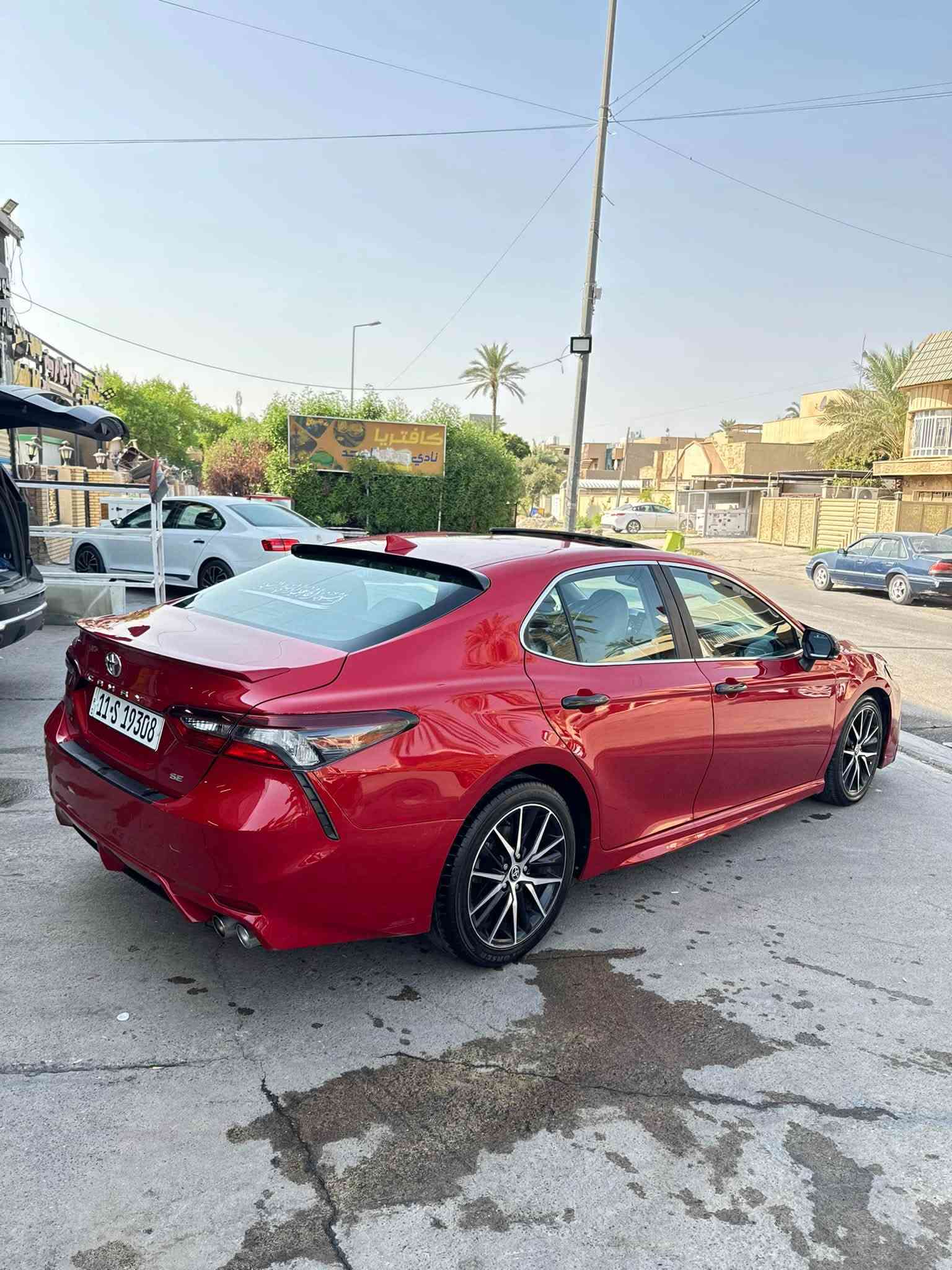 سلام عليكم بيع او مراوس 
مديل 22 سياره جديده 

المحرك : 4 سلندر حجم 2.5L
مواصفات : se plusفول   مواصات 
كشن كهرباء مال سايق 
رادار امامي 
رادار جانبي 
شفتات بالستيرن 
تحديد سرعه 
كشنات جلد تدفئة تبريد 
تحذير الاصطدام الأمامي
كاميرا خلفيه 
شاشه تدعم apple carplay و android auto
وضعيات قياده: eco / normal / sport 
دفع امامي 
تبريد ثلج 

الموديل : 2022 
 
السياره : كير ومحرك وتبريد كله بشرط السياره نظيفه 
وعليها كماليات موضح بالصوره 
  

الضرر  : صور الحادث بالمنشور 
موضح بنيد فقط صبغ قطعه وحده  
بدون دواخل فقط البدنه

ممشي سياره 80  km 
 

السعر :180 

الرقم  اتصال واتساب ***********

مكان السياره يرموك او منصور
