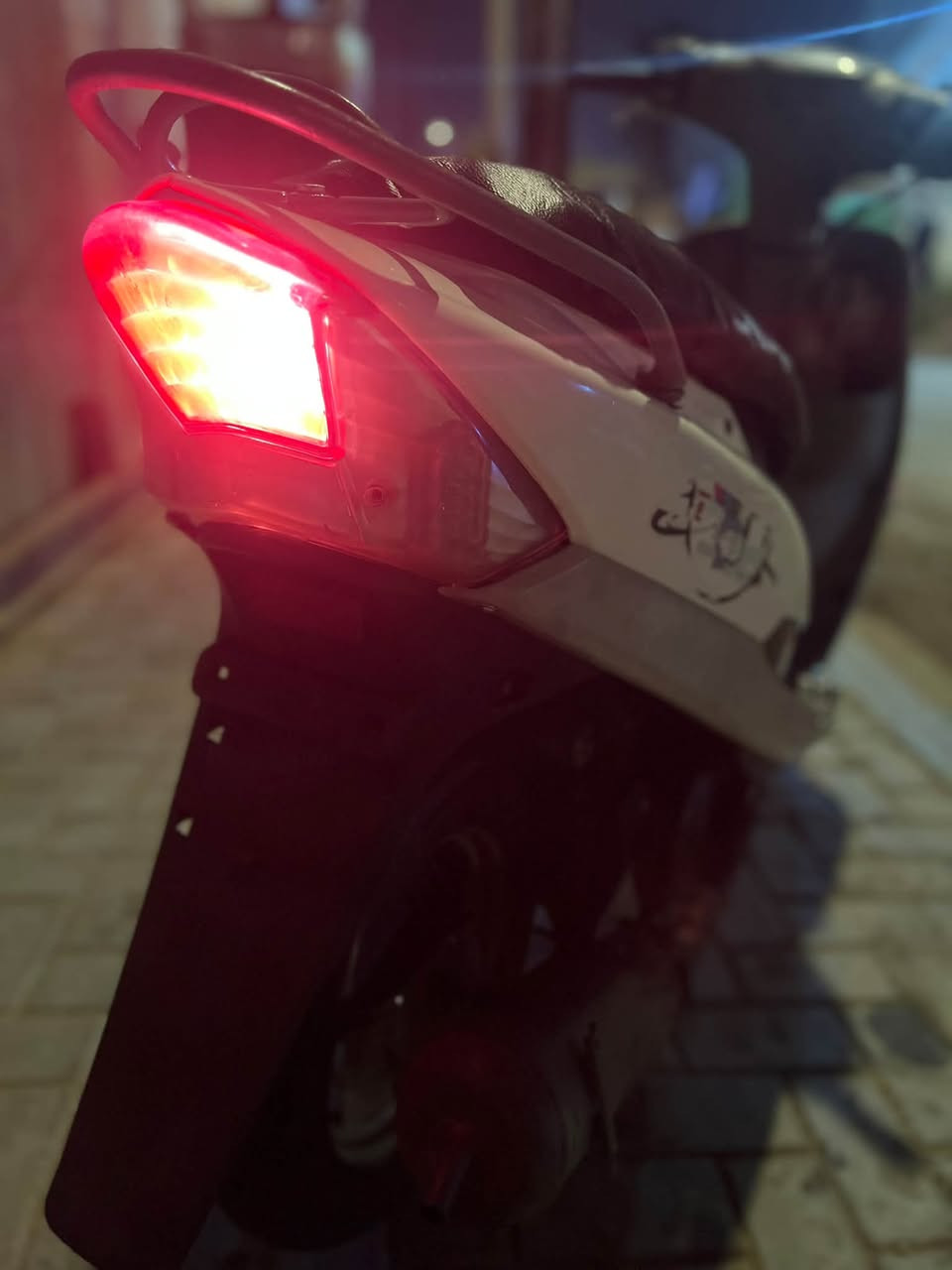 دراجه ماكس قجمه بلاديه دراجه ما مفتوحه ولا بيه اي نقص البيع بكاني البصره حيانيه بوالاين سعره 650وبيه مجال قليل دراجه كله بلديه ***********

