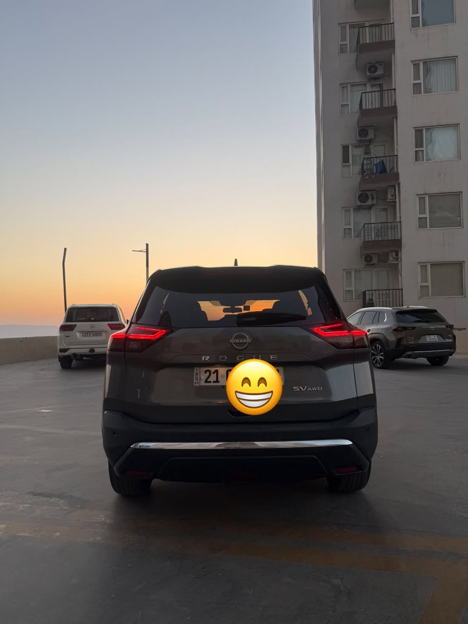 نيسان روج SV • AWD • ٢٠٠٠٠ كم
