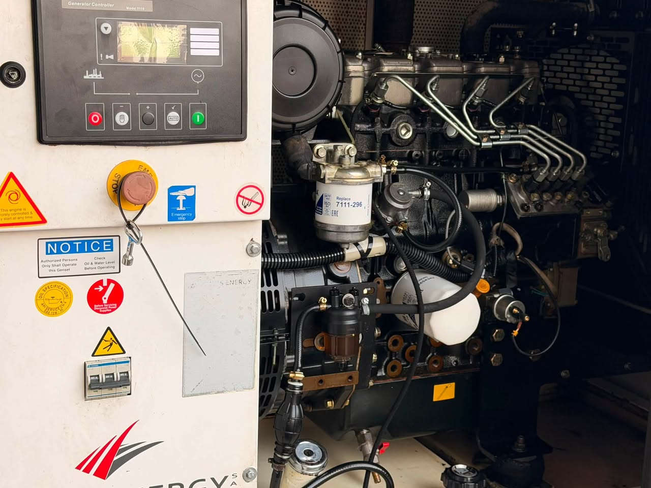 مولدة بيركنز 404 إنكليزية 22 KVA.  كاتم 4 سلندر غير مفتوحة استندر STD   ,  السعر. 4000$.      *********** - ***********
