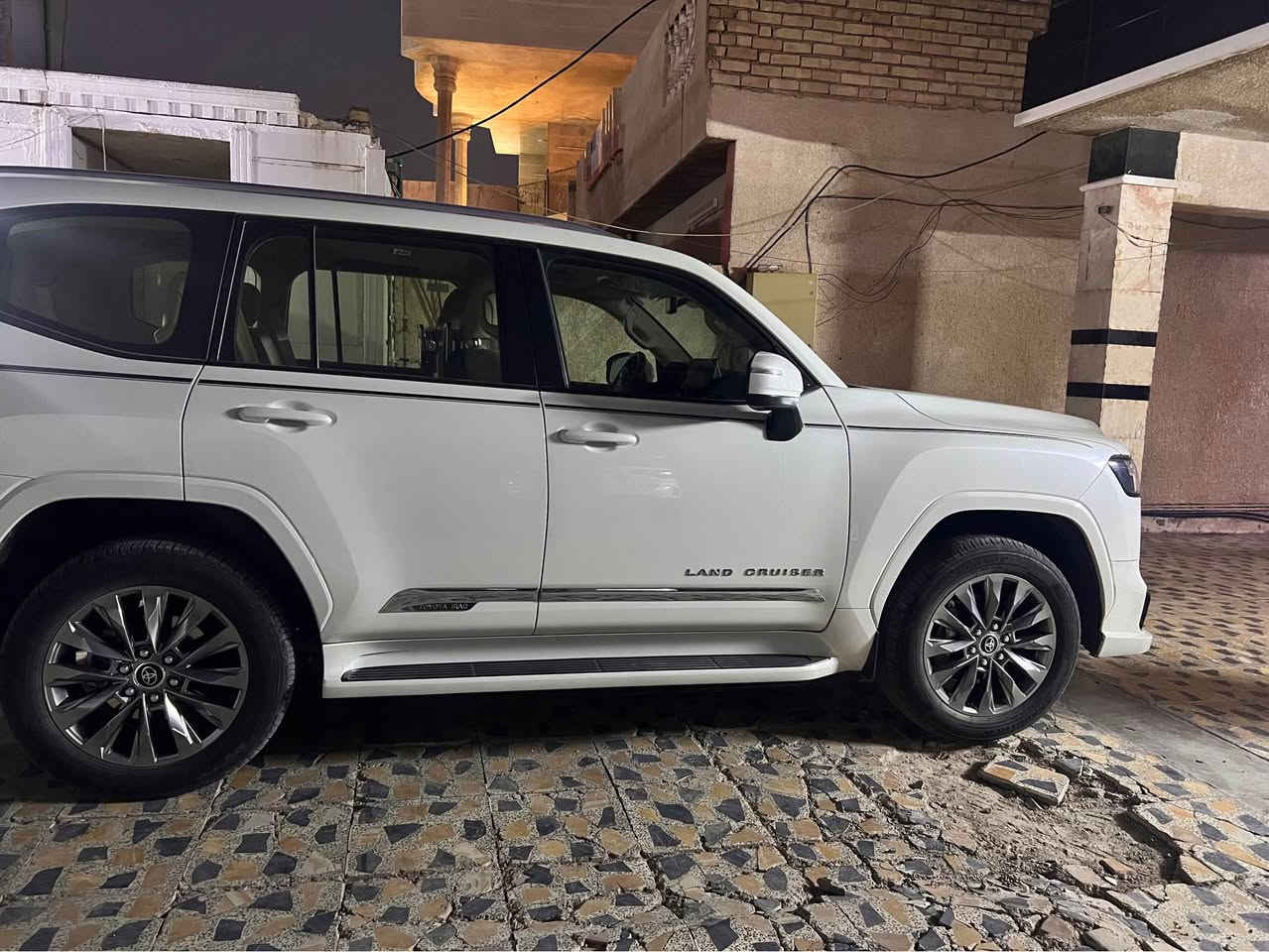 السلام عليكم 
لاندكروز 2024 sas 
  ساز ساز ساز 
Gxr
 المواصفات 
فتحة سقف 
تشغيل عن بعد
كشنات تدفئة تبريد
ثلاجة
جنطة كهرباء
وباقي مواصفات لاندكروز لمعروفة 

عداد المشي ٣٥ الف كيلوا متر 
سيارة مكفولة كفالة عامة 
رقم اربيل سنوية بسمي 

سعر ٦٨٠ وبي مجال
*********** بغداد, العراق
