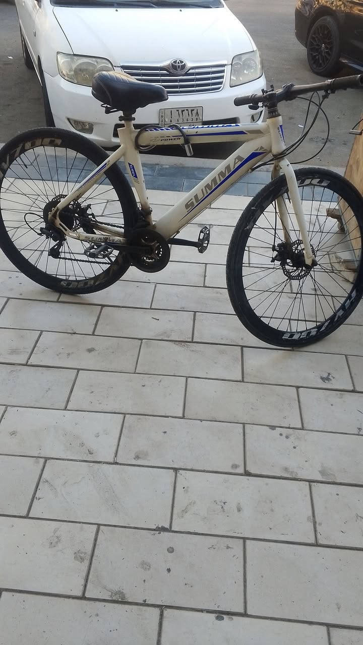 بايسكل المنيوم ماركة Summa كله نظيف يحتاج بس غسله زينه وشويه ضب للبريكات السعر ٦٥ الف عنواني بغداد حي الجامعه***********
