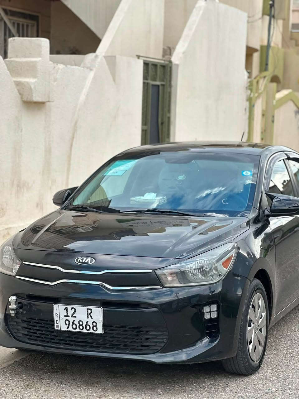 كيه ريو 2018
ضرر جاملخ مبدل وباب النفر بارد بامركيا 
رقم دولي  وباسمي السياره 
كير محرك شرط 
تبريد تدفئه شرط 
تايرات جديده 
طخم +حداديه كامله
السياره ماًناقصها أي شي 
للاستفسار ***********
