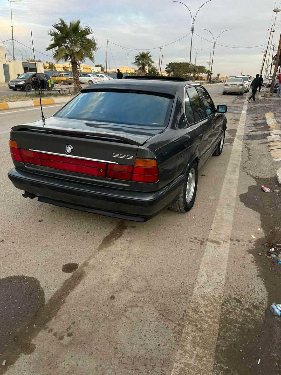 بيئم حجم 525 السيارة فول اوتوماتيك رقم بغداد باسمي دبل ايرباك السعر35 وبيها مجال ***********انامكلف بل نشرخابروصاحب الرقم الي بل نشر
