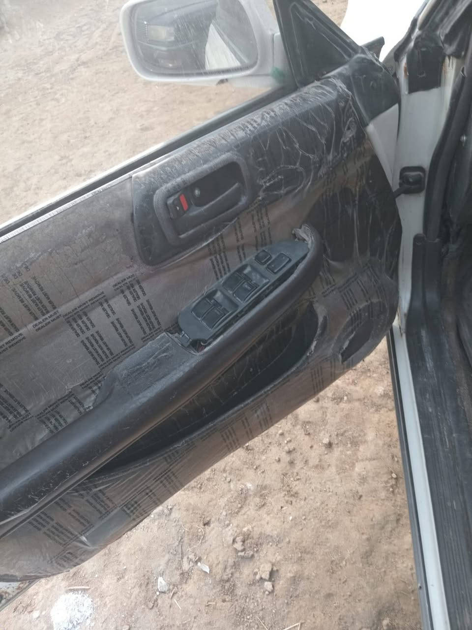 سلام عليكم ورحمة الله وبركاته سياره للبيع مارك عضم السياره كفاله من الكص ونقل  عامه محرك كير حداديه تخم تاير دواخل كهربائيّات سياره بسمي مداور ثاني يوم للستفسار اخر تصل السعر المطلوب40ورقه المكان نجف ***********
