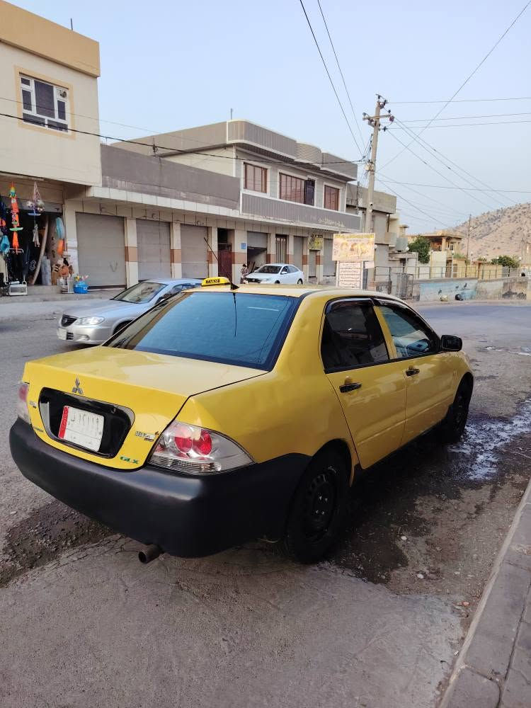 لانسەر 2010تەکسی سەنەوی پلاستیک سەیارەکە زۆر جوانە تندوتۆڵە تەقەو ڕەقەی نیە دەعمو لێدراوی نیە 4تایەی لۆک گێڕو مەکینەی بەشەرت تەبرید ساردو گەرمی بەشەرت شاشە ئایپات . نرخی (45)گڵا و یەک تۆز مەجال گۆڕینەوەو قیست نیە فڕۆشتنە ***********   دەربەندیخان دار بنديهكان, السليمانية
