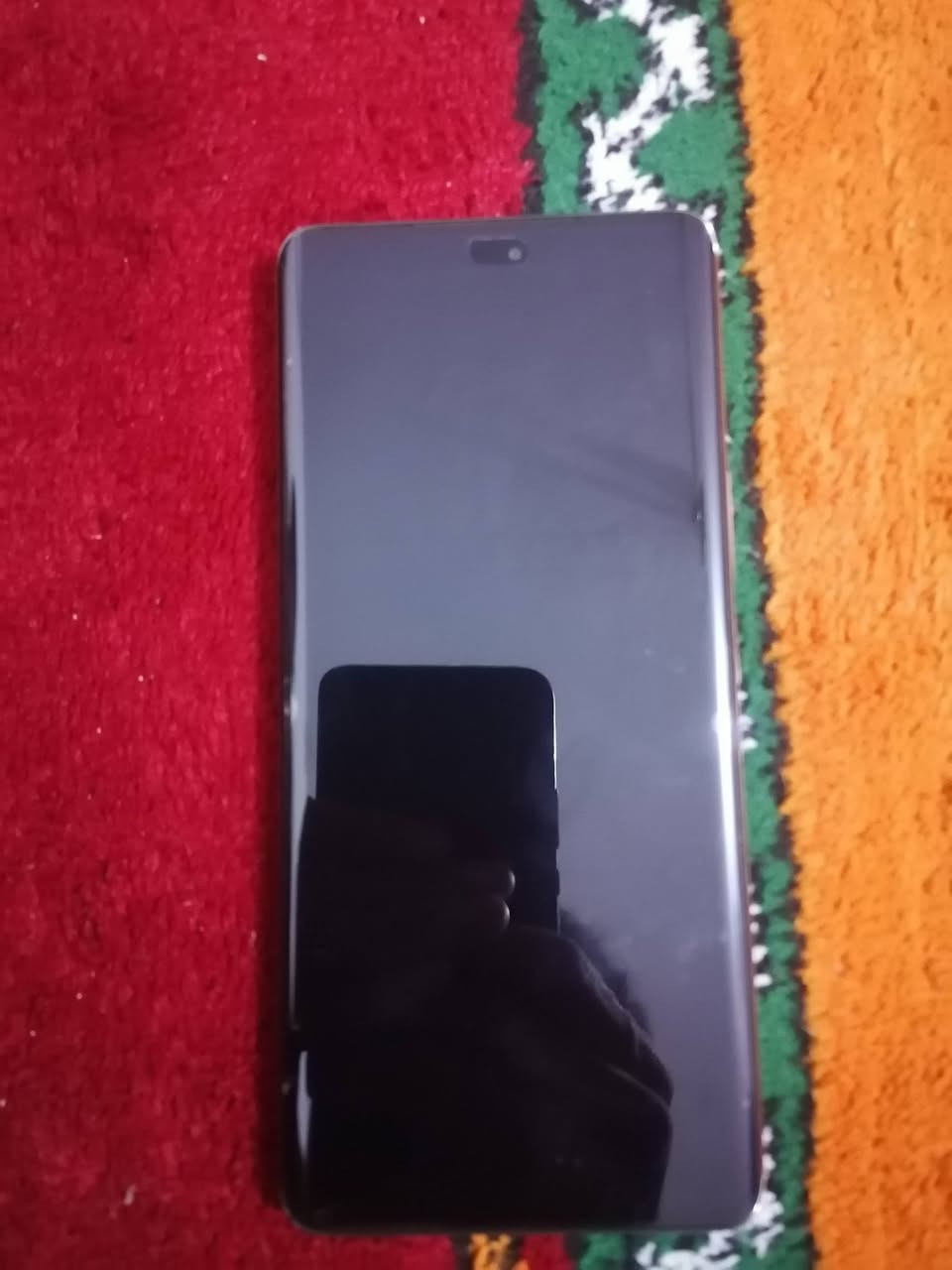 سلام عليكم هونر X9C نضيف خدش مابي
مدة الاستخدام فقط ٥ اشهر 
 شاحنة وكارتونة 

 رقمي *********** 
واتساب
