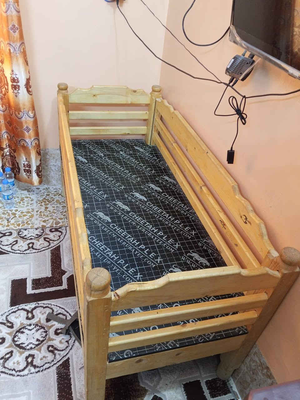 قريولة أطفال • خشب • مستعمل قليل