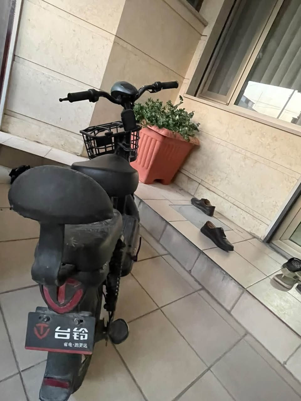 السلام عليكم دراجه شحن ياديا دراجه نضيفه
حيل فجه طفت ماعرف شبيها 
للبيع معروضه 350
للتواصل ***********
