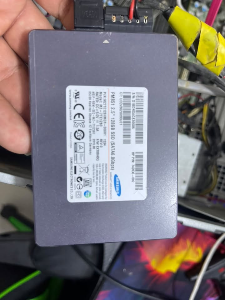 كيس للبيع مواصفات  
بيهه وندوز عشره ولعبه جيتي اي 5
كرت gt2g
كوراي ٥جيل ٦
رام ١٦ddr3
هارد ssd124مع هارد 1thdd
الحاسبه جانت تشتغل لكيت جريدي كارض شكم واير ومن شغلتهه طلهلي رساله تاكد من ربط الاسلاك ابيع هلموجودسعره٧٠الف قفل مكاني كربلاء البنا الجاهز 
***********
