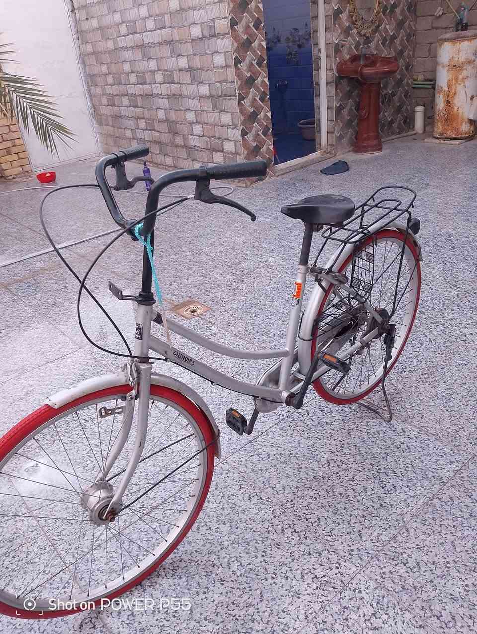 سلام عليك بيسكل البيع باناتي حجم 26جديد تايرات جديد حساس شغل سعر 85بيه مجال منطقة السفينة ***********
