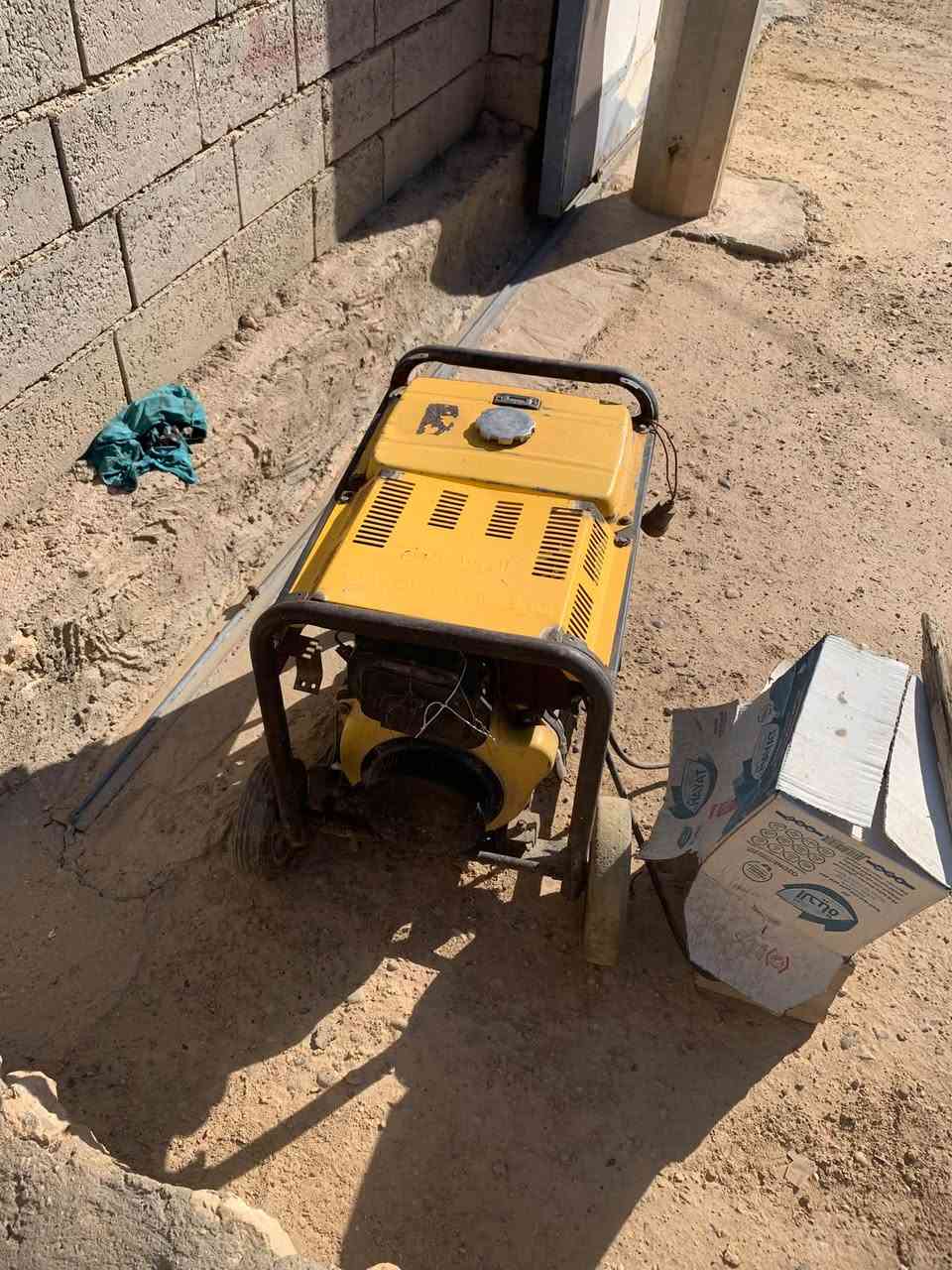 سلام عليكم عندي ديزل كامه السعر 450وه400قفل العنوان حديثه بروانه حي الشرطه الرقم الخاص***********
