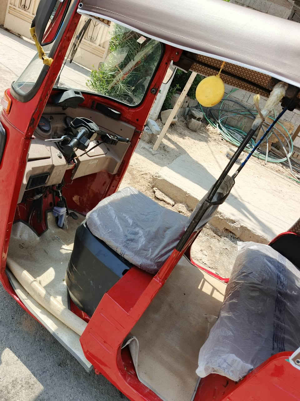 ما بيه اي نقص كهربايات كله شغاله 
سلام وعليكم تكتك للبيع موديل 18شهر 12مكينه مشروكه يعني جديده تجي تفحص وتكلب وتاخذ المكان القوس مال بوب الشام وهاذ رقمي ***********
السعر 50000خمس ملاين و100
