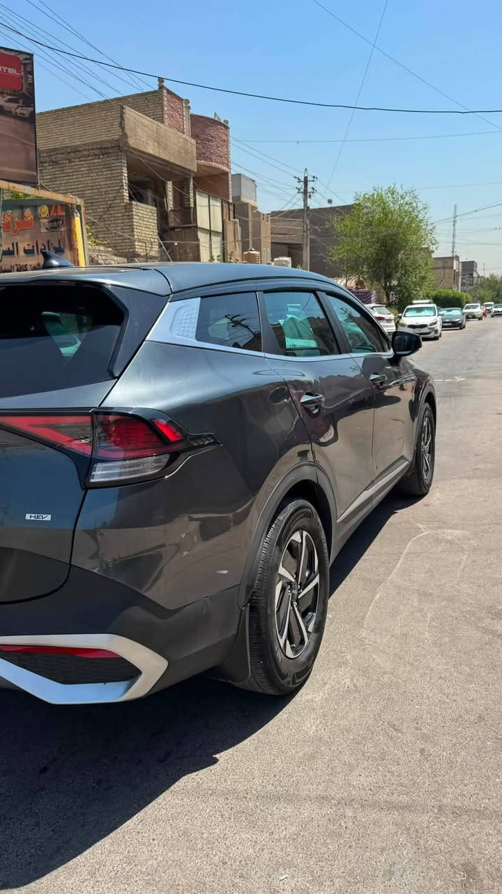 للبيع Kia Sportage Hybrid 2025 – LX وارد أمريكي 🇺🇸
سبورتج هايبرد موديل 2025، فئة LX مواصفات عادية ، لون فيلي، وارد أمريكي

🔹 الممشى: 13،500 كم فقط
🔹 السيارة بعدهة جديدة وبجم كبس بالليبل
🔹 حادثها الباب الخلفي جهة الراكب وموجودة الصور
🔹تبديل الباب الخلفي تفضيخ نفس اللون مع تصليح بسيط داخل الباب الخلفي وداخل الدعامية الخلفية، وكلشي موضح بالصور
🔹 السيارة بدون أي نقص أو برغي وجاهزة من كل النواحي
🔹 فلاتر الهواء مبدلة وكالة من شركة كيا
🔹تبديل دهن اصلي حسب الكتلوك مع استخدام بانزين محسن فقط
🔹 عليها عازل حراري أصلي للجام
🔹 السيارة حيل معتنين بيها ونظافتها جداً ممتازة

السيارة جاهزة وجديدة وما تحتاج أي شي ، شغل واطلع

💰 السعر: 192 ورقة
بيها مجال قليل
*********** 
بغداد
