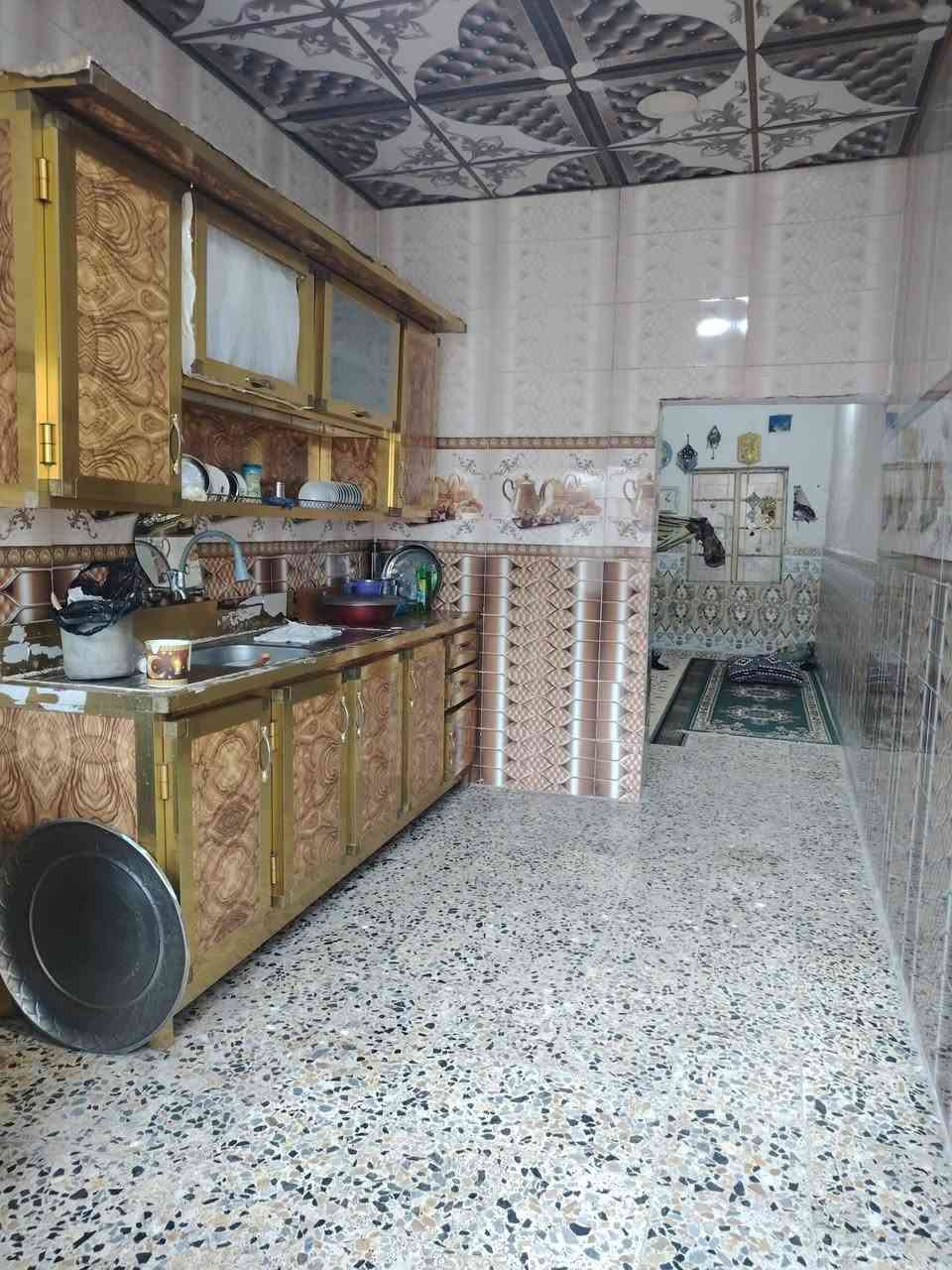 بيت للبيع 120متر طابو صرف يحتوي على استقبال 3*6 وصاله 5*4 وغرفتين 3*5 ومطبخ 2.5*4 وتخاريج داخليه و خارجيه نجف حي الثورة السعر 130 الاستفسار ***********
