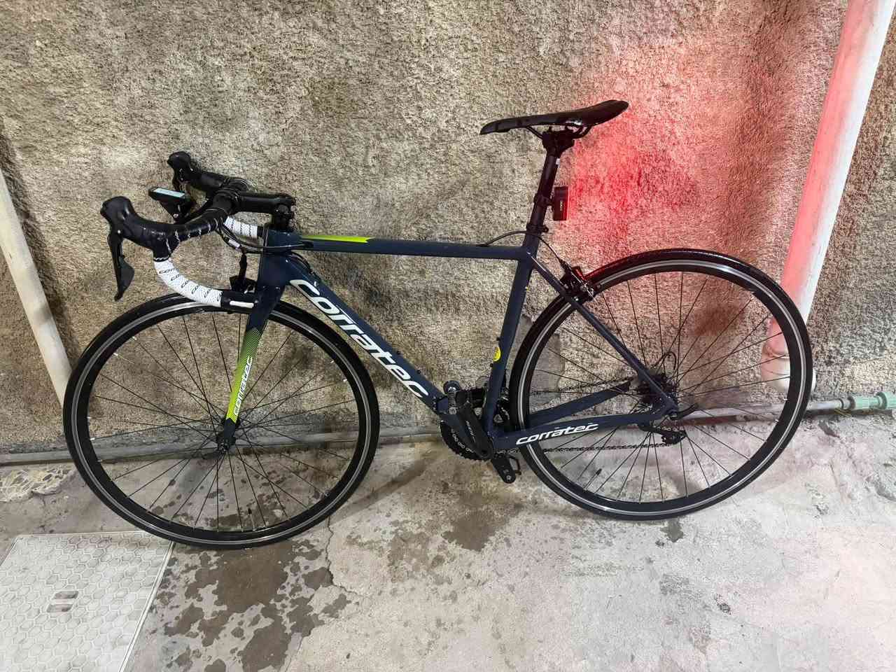 سلام عليكم
CORRATEC CCT TEAM 105 الماني كاربون

صنع الماني

ماركة عالمية

كاربون فايبر

سستم السرعات شيمانو shimano 105 r7000

التفاصيل 

SPEED: 22 speed

YEAR: 2022

HANDLEBAR: ZZYZX Alloy Handlebar

SADDLE: Selle San Marco Monza

REAR BRAKES: Shimano 105 R7000

REAR DERAILLEUR: Shimano 105 11s

RIMS: ZZYZX 700C Disc I 28 mm

FRONT BRAKES: Shimano 105 BR-R7000

STEM: ZZYZX SL Alloy Stem

SHIFTERS: Shimano 105

FRAME: Corratec CCT Team Disc Carbon

FRONT DERAILLEUR: Shimano 105

CRANKSET: Shimano FC-RS 510 50/34T

TYRES: Continental Grand Prix 28″ | 25mm, clincher

FORK: Corratec Pro Control Disc Fork carbon EPS

CASSETTE: Shimano 105 11-32T

SEAT POST: ZZYZX SL Alloy

GROUPSET: Shimano 105

سعر خاص (واتساب ***********) بغداد زعفرانية
