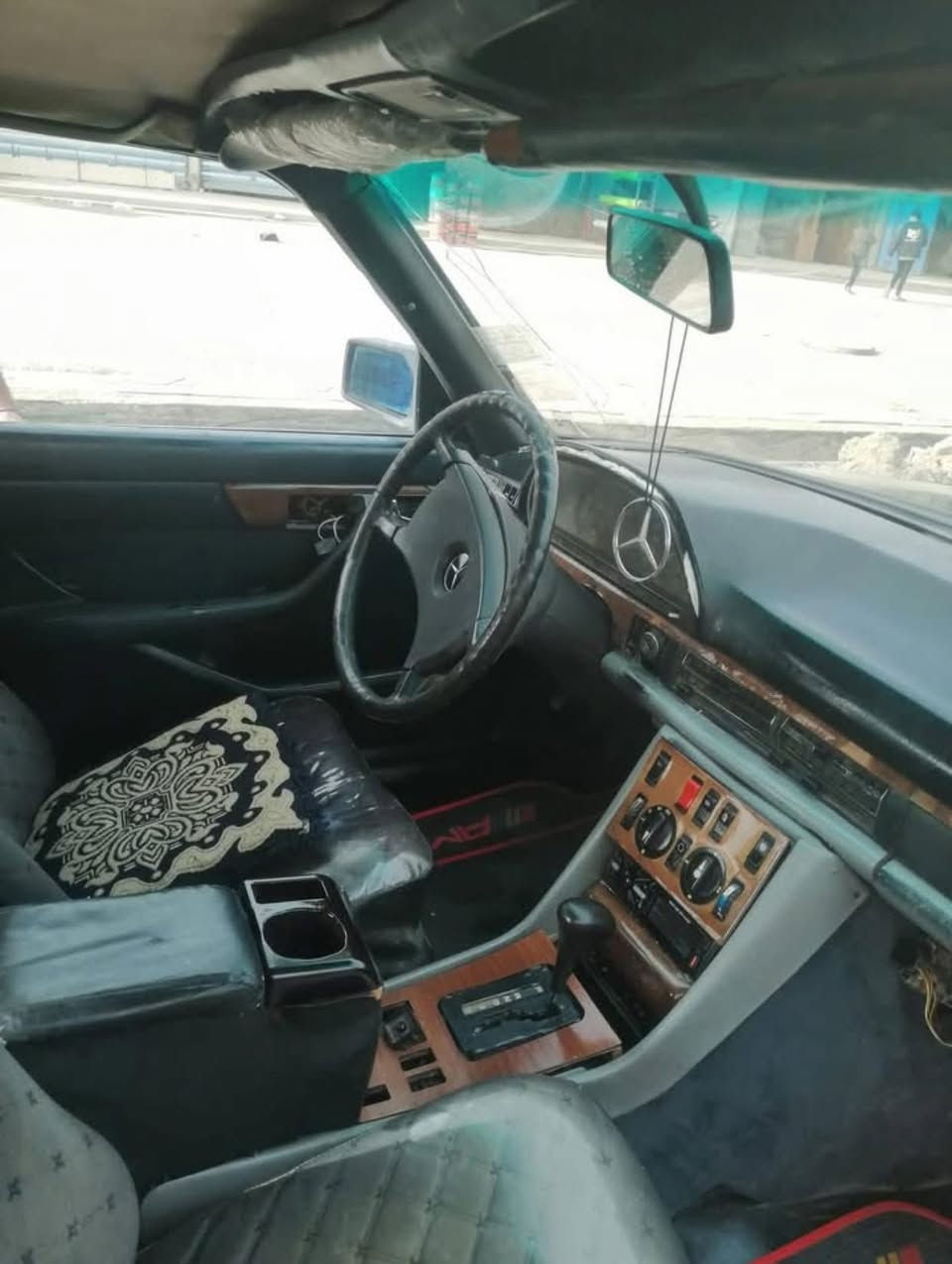 سلام عليكم بيعة مستعجله سياره مارسدس رائسي طويلة موديل 85 رقم واسط مشروع وطني سنويه صار شهرين ونص منتهيه راعيهة الشرعي ميسان موجود تبريد شغال بي فصل بسيط مايروح ٣٠ الف سياره مدوشمه مكينه جديده كوم حديد فقط اصوليات واكفين بيه كله جديد كهربائيات سعرهه 22 قفل للاتصال والاستفسار ***********
