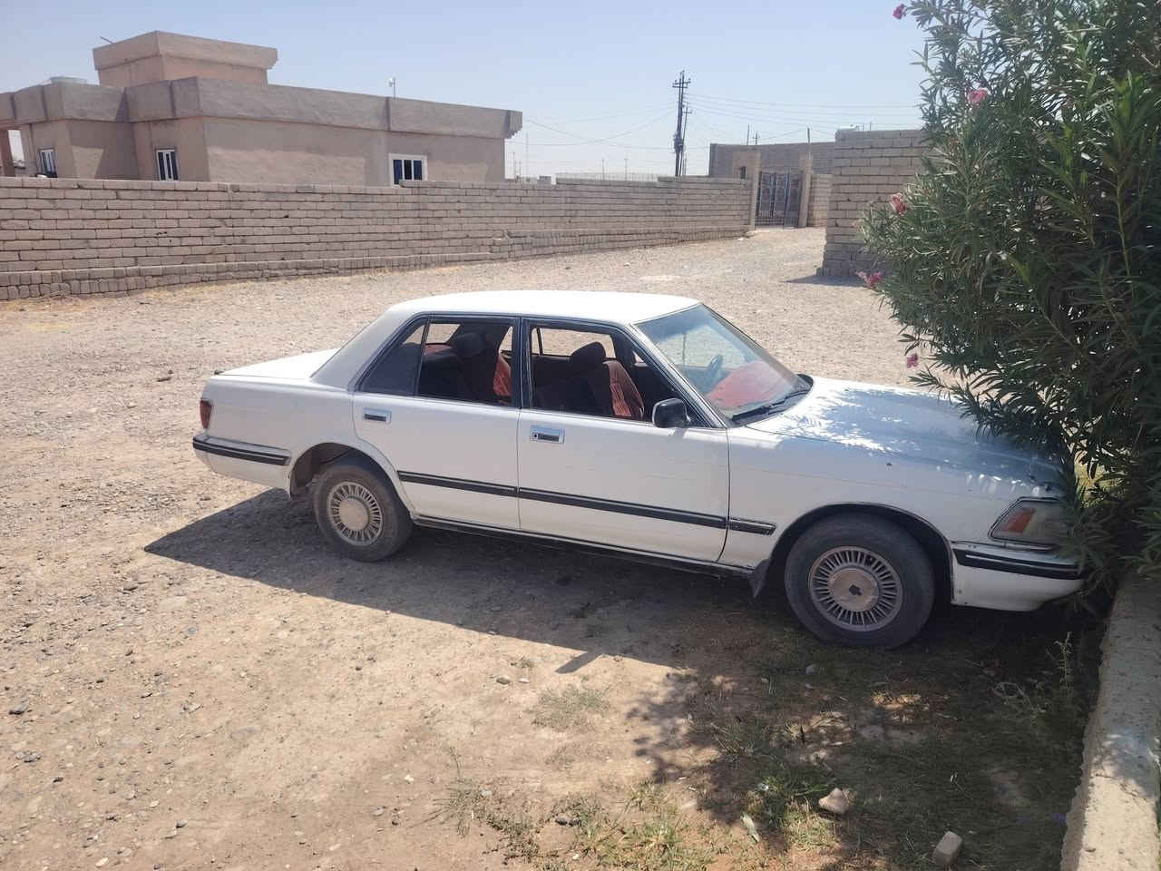 السلام عليكم سيدان للبيع كير ومحرك بطه المحرك بي صوت الكير شرط تواير نص عمر كهربائيات شغاله الكشر شوف العين المكان الشرقاط رقم الهاتف ***********
