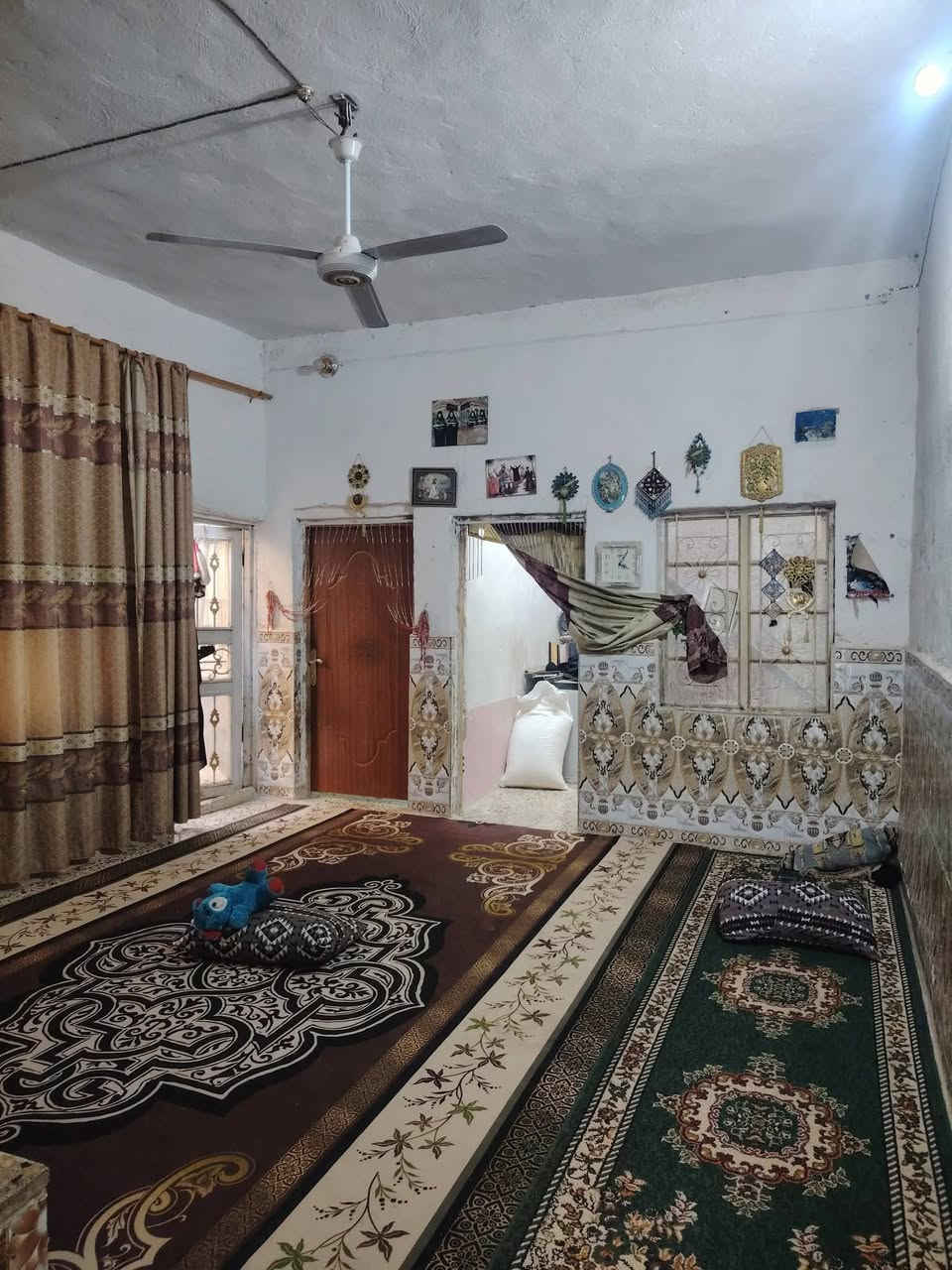 بيت للبيع 120متر طابو صرف يحتوي على استقبال 3*6 وصاله 5*4 وغرفتين 3*5 ومطبخ 2.5*4 وتخاريج داخليه و خارجيه نجف حي الثورة السعر 130 الاستفسار ***********
