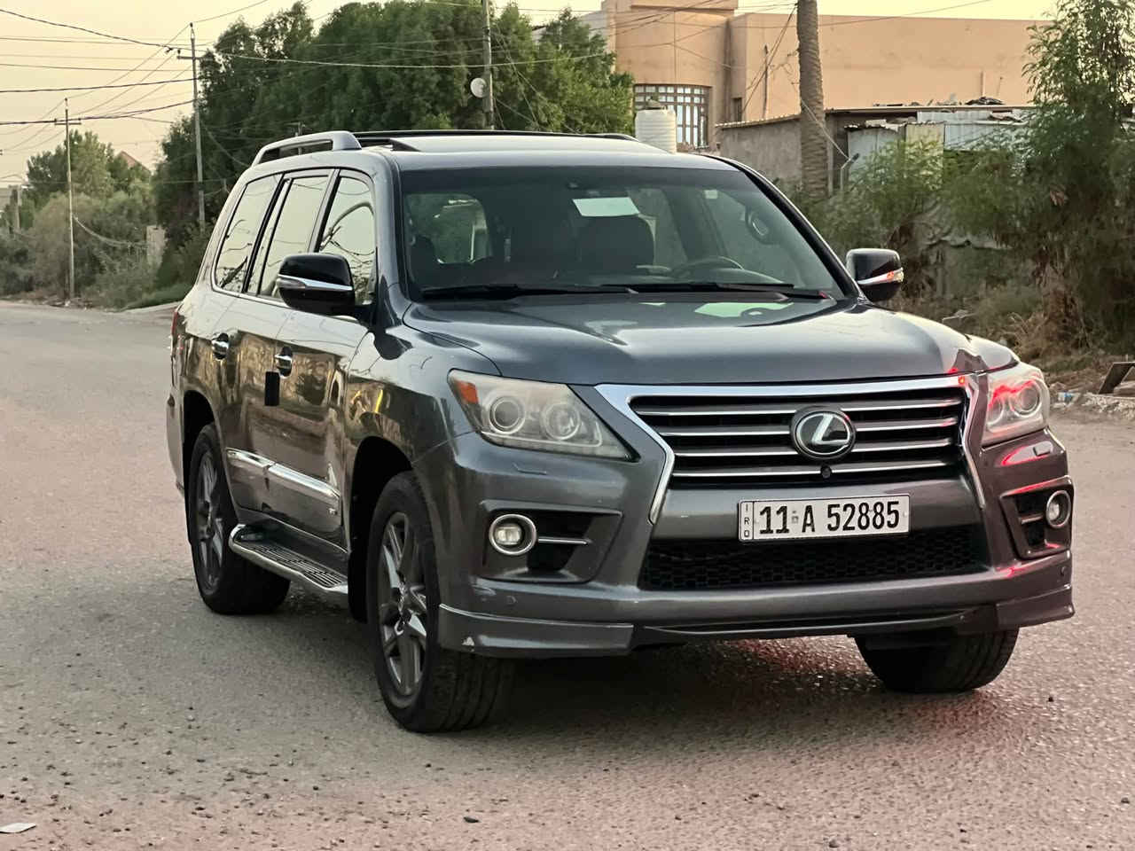 السلام عليكم لكزز ٢٠١٤
رقم بغداد باسمي سياره كلش جديده 

لون مميز

وفول موصفات

بيه بنيد صبغ وسونار مرفق بالمنشور 

البدي الخارجي كلش حلوو

مكينه كير مكفول 

داخل جديد 

السعر ٣٢٥ ورقه قفل بيع سريع وماكو هيج اسعار 

مكاني بابل حله 

***********
