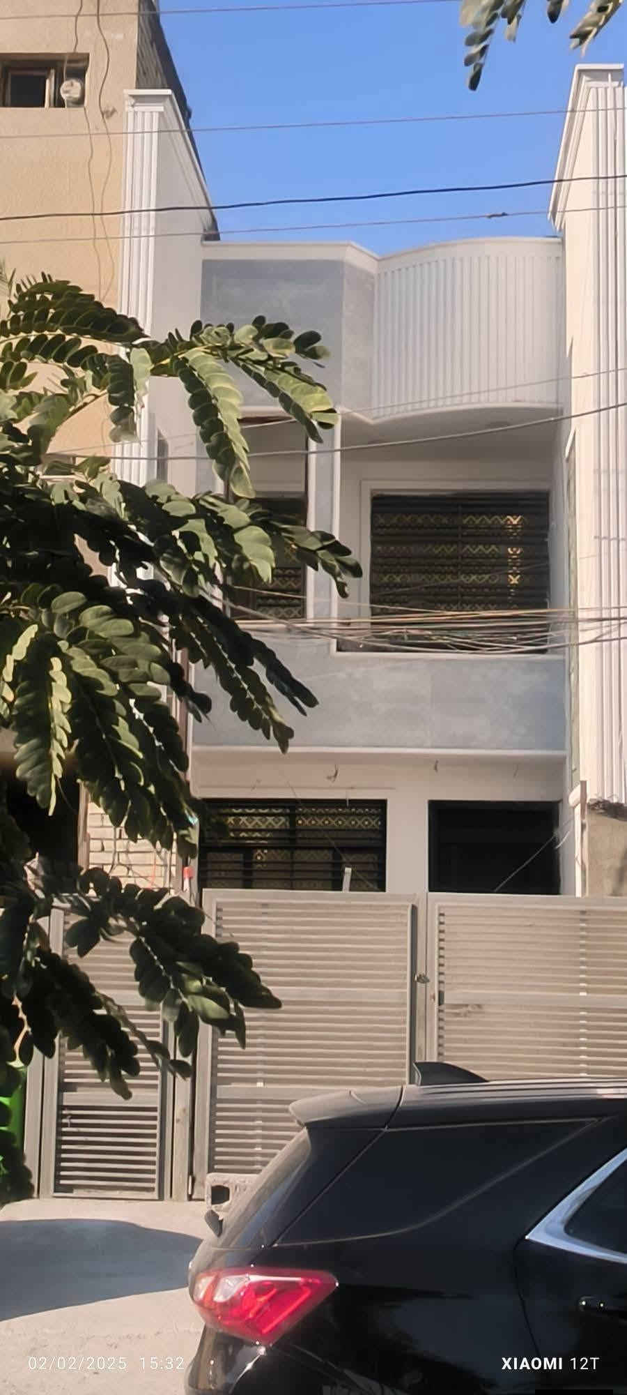 دار البيع حي الجهاد
على اربع  شوارع ديوان الظباط  طابق اول مطبخ استقبال غرفه نوم صحيات طابق ثاني ٢غرفة نوم  مقابيل صيدلية نهج السلام و بيطري كولاء
مساحة ١٠٠ متر 
***********

نص مكتوب في الصور:
- 27/01/2025 18:17 XIAOMI 12T
- 20/09/2025 06:48 XIAOMI 12T
- 20/09/2023 06:48
- XIAOMI 12T
- 02/02/2025 15:32 XIAOMI 12T
- NOTE 40 Pro 24mm f/1.75 1/50s ISO2137
- NOTE 40 Pro 24mm f/1.75 1/50s ISO1137
- NOTE 40 Pro 24mm f/1.75 1/50s ISO931