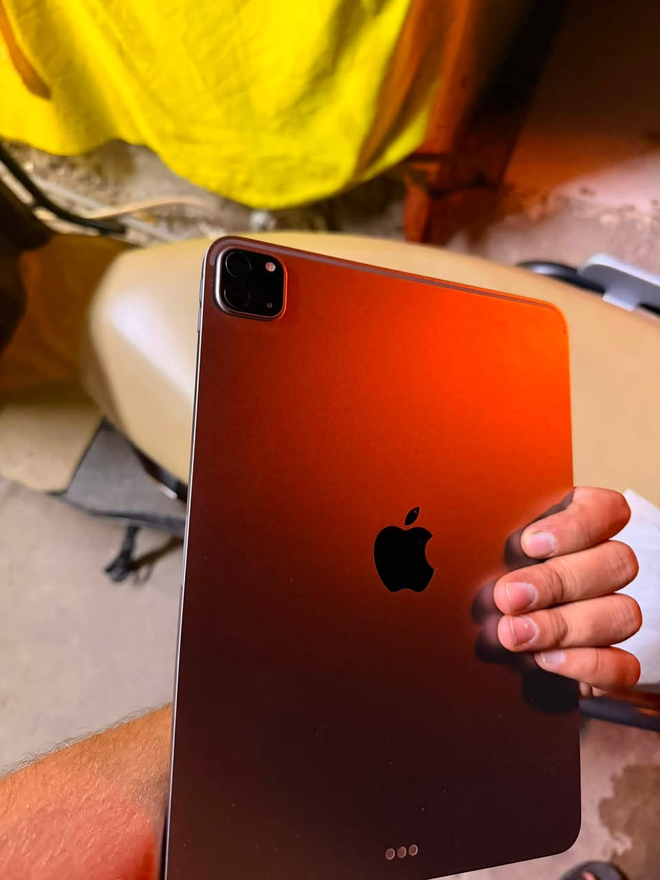 سلام عليكم
iPad Pro ‏(11 بوصة) (الجيل الرابع)
معالج M2

ذاكره 256

بطاريه٨٦ 

ملاحظة:بي فطر صغير حال ما مبين ولا مئثر على المس 

السعر :700 وبي مجال 
 
سكن بغداد تاجي

***********
