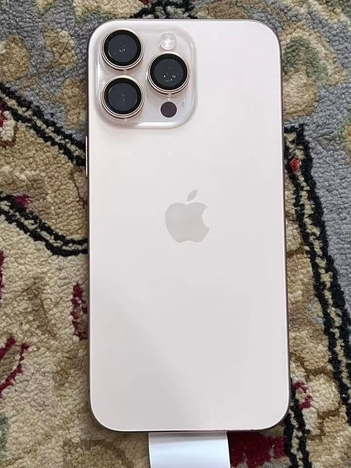 📱 للبيع: iPhone 16 Pro Max

السعة: 256 جيجا

• اللون: صحراوي

• الحالة: زيرو (مفيش خدوش)

• نسبة البطارية: 100% – عدد الشحنات: 27مرة فقط

• مع الكرتونة والواصلة الاصليه

• الجهاز استعمال اسبوعين
•السعر $ واحد  مليون

سبب البيع عدم التأقلم مع الأيفون

‭
متواجد النتصال ‭***********‬
