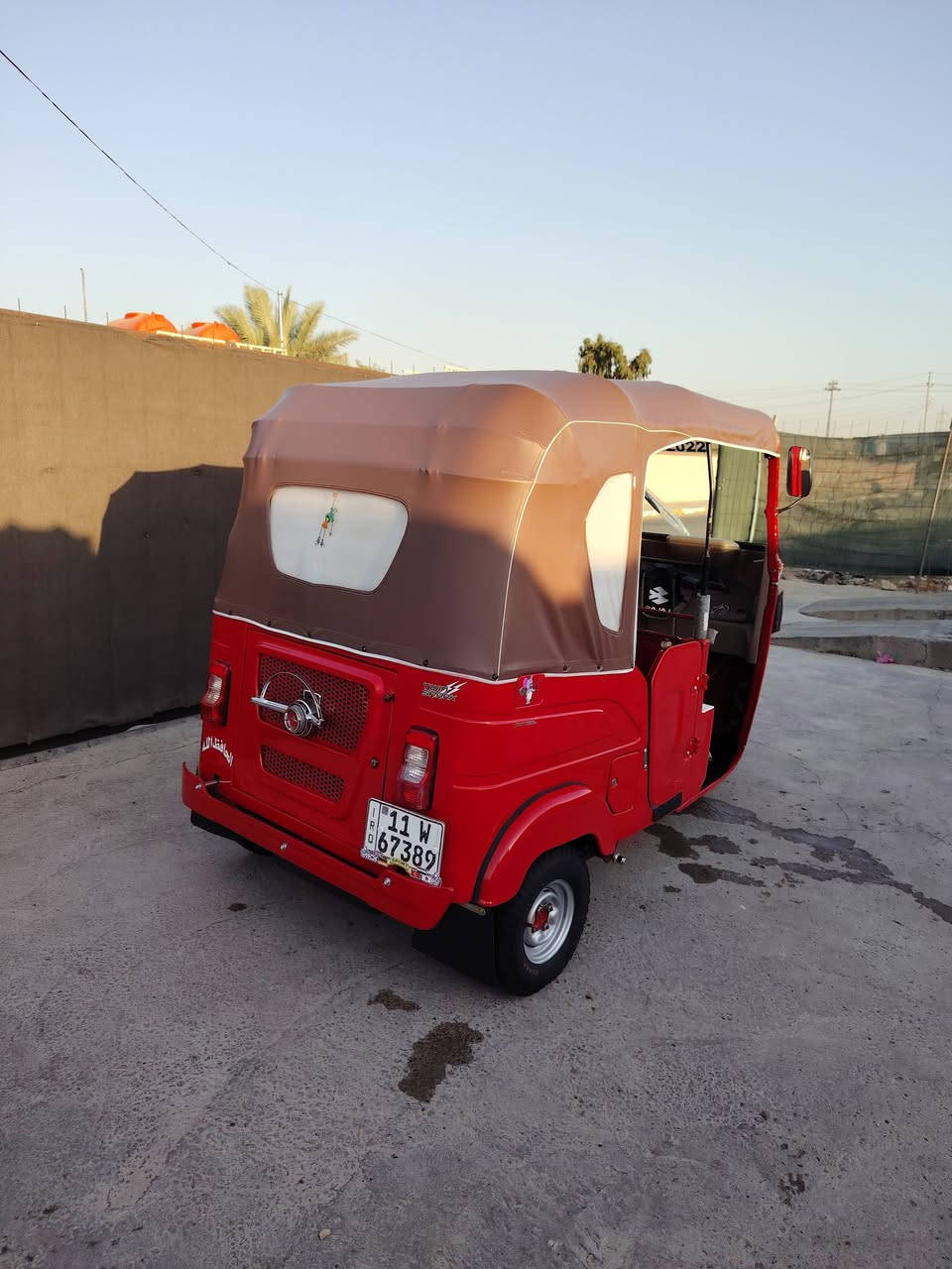 تكتك للبيع موديل 22 رقم بغداد سعر 9500 وبيها مجال للشراي 
تكتك نضيفه مصبوغه صبغ جماليه معمره دوسها رقم بغداد بسمي تخم تاير كهربائيات كلها شغاله دوشمه ارضيات كلها جديد مكينتها خير من الله اكفلك تنقصي وتبخير شكد ما تريد الشراي يتصل والي ما يعجبه يعبر المنشور للاستفسار خاص او تصال علئ رقم ***********
