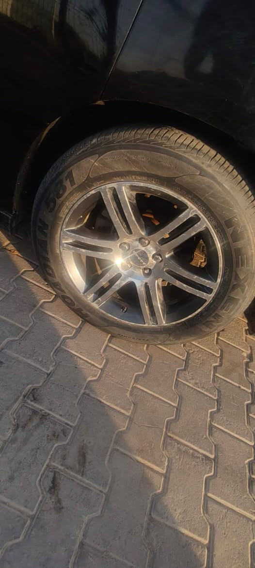 بسم الله جارجر ادوات فول مواصفات مديل15كص بجم محرك6سلندر كير ماوس  ومحرك وتبريد وحداديه كارتون قطعتين تبريد سياره جاهزه من كل نواحي السعر48وبيها مجال اتصل ودلل ***********
