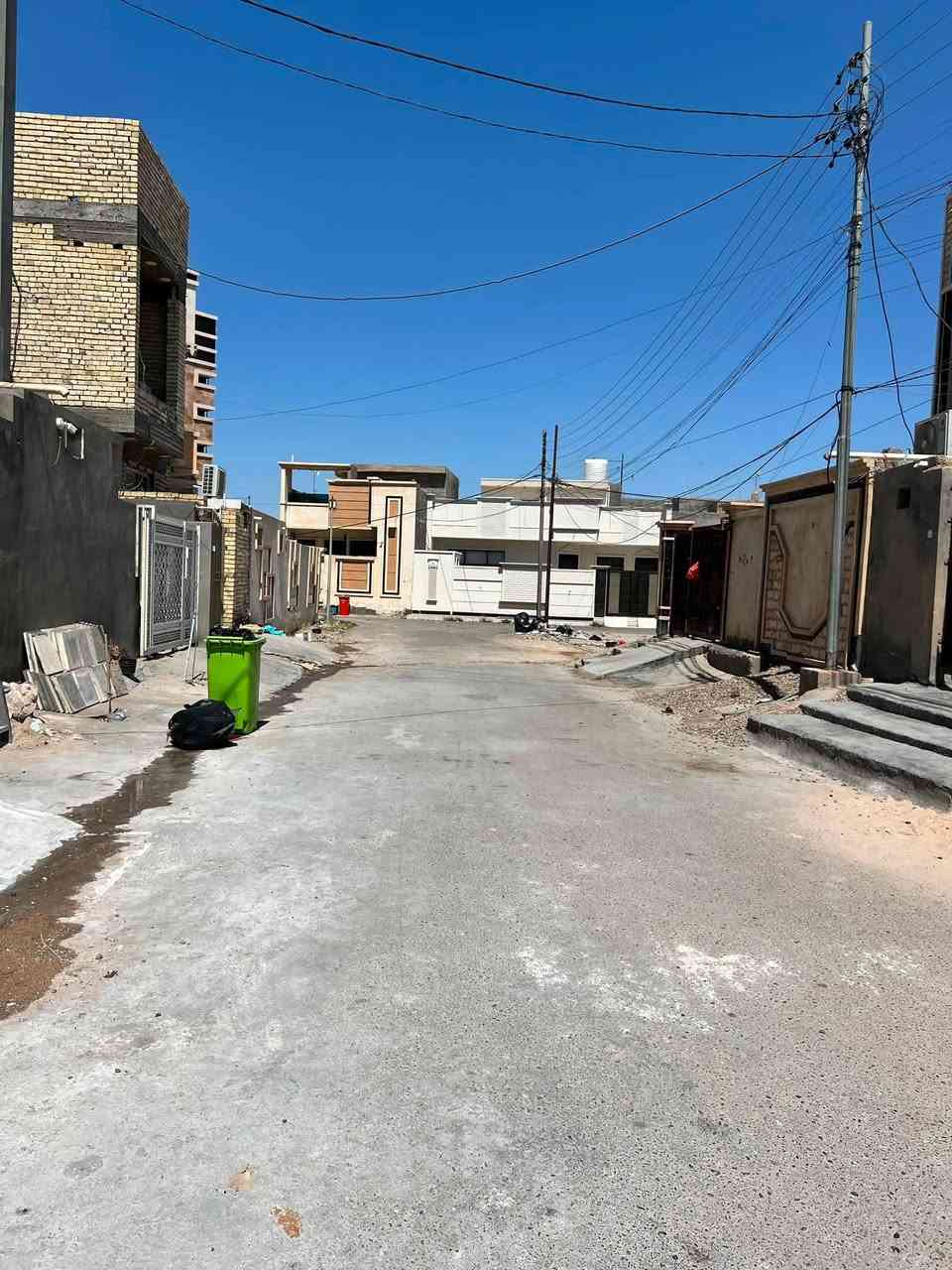 ياالله 

دار للبيع 

في الأنبار فلوجة جغيفي الثاني مربع جامع ذكر الحكيم صاير خلف جامع ذكر الحكيم ومدرسة ذكر الحكيم

مساحة 150 متر
واجهة 9 والنزال ضلع 15،500 والضلع الثاني 17،500

بناء طابوك سنة البناء 2017
بيت مرتب ونقصة فقط ستارة وسراميك الأرضية
بيت طابق واحد يتكون 
من ستقبال مطبخ صاله غرفة نوم وحدة وصحيات داخلي وخارجي وحمام ومناور ثنين
وكراج سيارة
شارع 10م تبليط 

والخدمات كاملة من ماء وكهرباء ومدرسة وجامع أسواق يعني مفول خدمات هاذ الموقع 
وقريب علا سكة القطار ومجمع الذهبي 
يعني المسافة بينا وبين لاند سكيب 10 دقايق مشي تقريباً

للأستفسار والمعاينة الأتصال علا الأرقام 

***********

***********

#السعر80مليون
