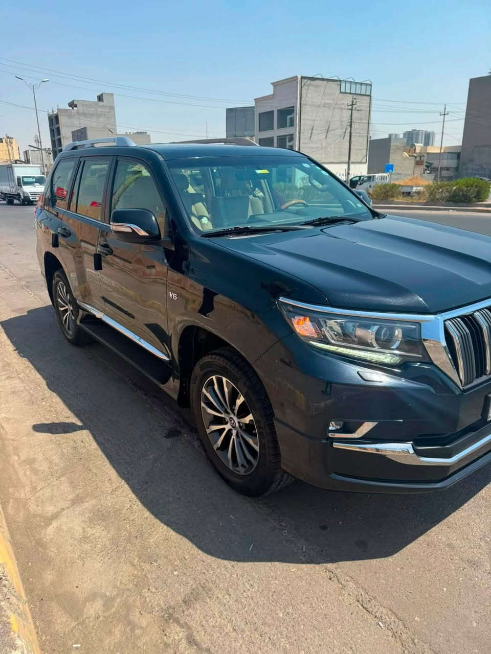 برادو 2022 vx باب اول
بيها جاملغ مبدل وباب سايق معدل بارد
ماشية 102 كيلو

***********

