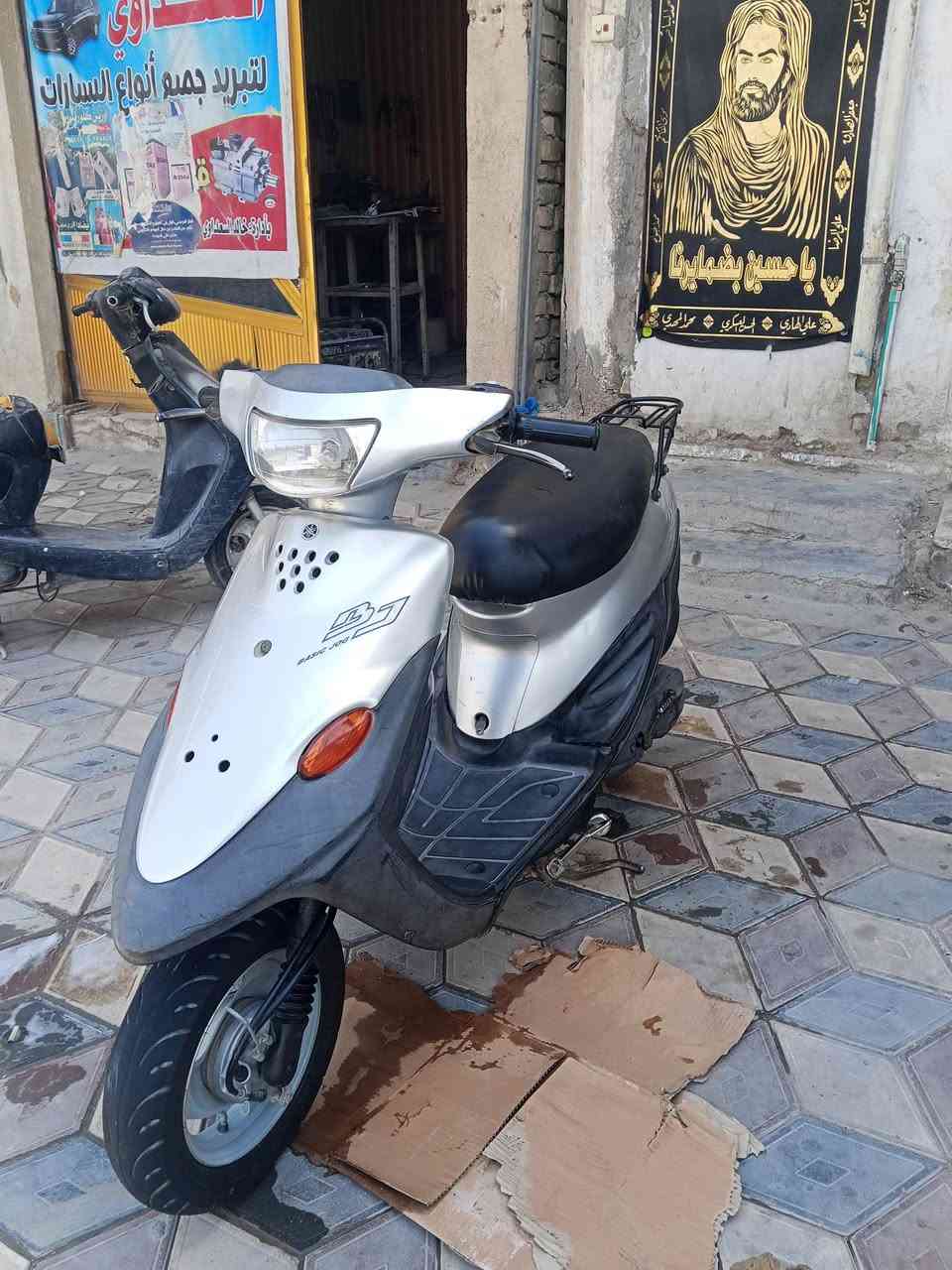 سلام عليكم دراجه للبيع بيجي جديده مفتوحه مبدل بس بستم سلف كهربائيات كله شغاله ماعوزه اي شي السعر 425
 الرقم ***********
