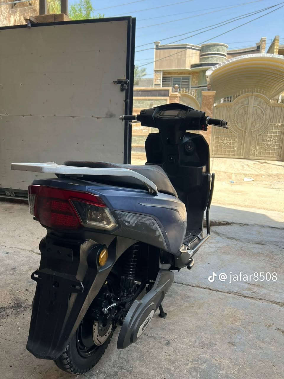 للبيع دراجه شحن 2025 بطاريات جدد على الفحص ثمن بطاريات سعر 850 بها مجال مكان بغداد ابو غريب الاتصال *********** بي واتساب
