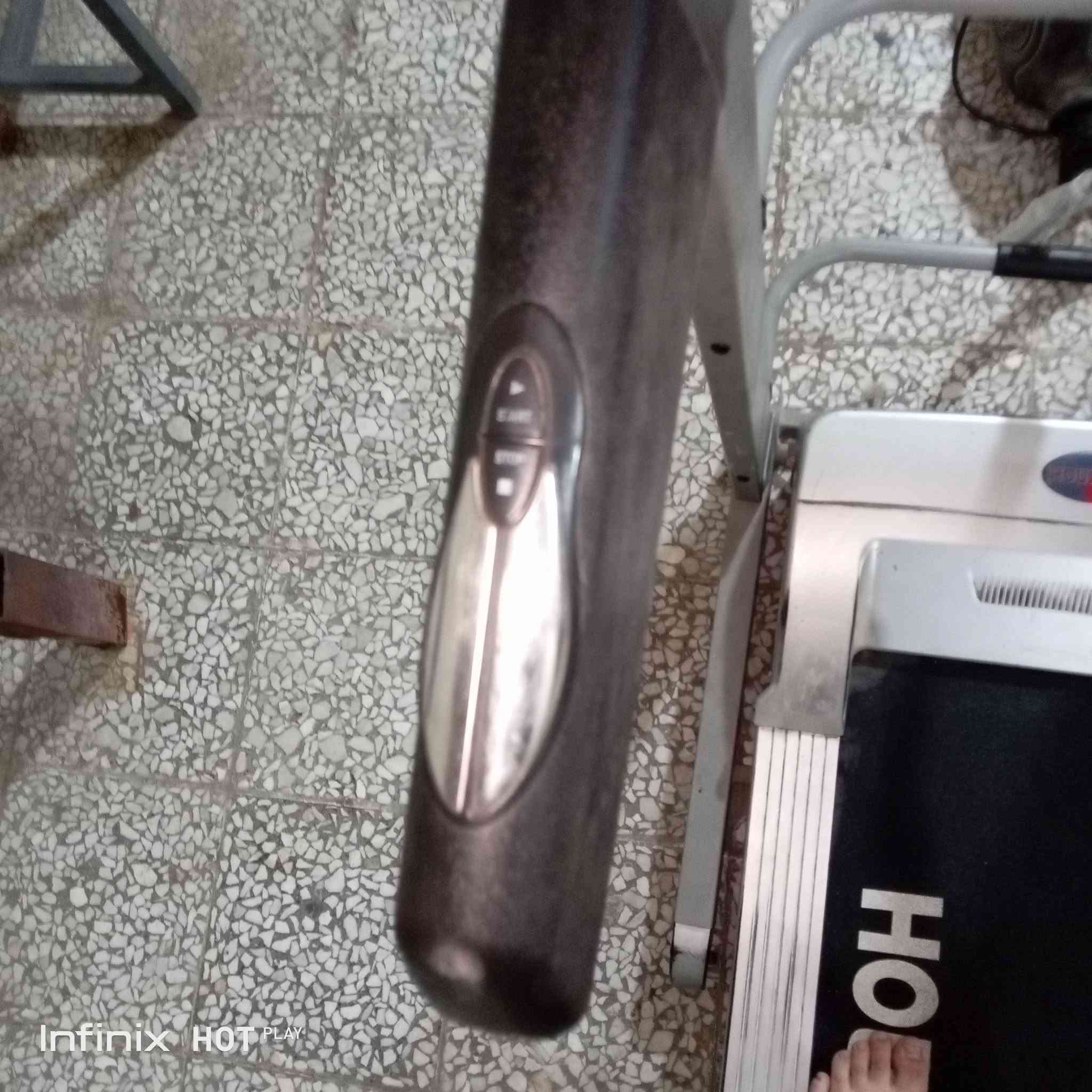 للبيع جهاز ركض كهربائي من ماركة House Gym المعروفة، الجهاز بحالة ممتازة ومستعمل استعمال نظيف.
المواصفات والخيارات:
​الماركة: House Gym
​المحرك: كهربائي قوي وناعم بالعمل
​الملحقات: متعدد الوظائف، يحتوي على جهاز مساج وتكسير دهون منفصل + قاعدة لتمارين المعدة
​الشاشة: ديجيتال تقرأ (الوصف/السرعة/الوقت/المسافة/السعرات الحرارية)
​المقابض: تحكم كامل بالسرعة والتشغيل والإيقاف من المقابض الجانبية + حساسات نبضات القلب
​​المميزات الإضافية: مفتاح أمان (Safety Key)، قابل للطي لسهولة التخزين (ملاحظة: السماعات الداخلية تحتاج صيانة/لا تعمل، والجهاز يعمل بشكل ممتاز بكامل وظائفه الرياضية والمساج).
السعر 150الف 
ـــــــــــــــــــــــــــــــــــــــــــــــــــــــــــــــــــــــــــــــــ
تواصل واتساب: ***********
