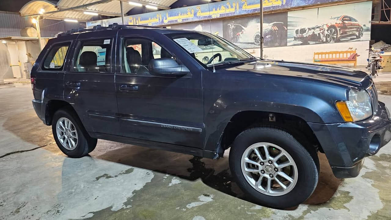 جيب موديل 2008 وارد امريكي صبغ قطعتين + وكد شبر بالباب ورى السكن وشبر بالجاملغ الورى الايمنالسيارة حلوة وجاهزة اي نقص مابيهة السعر 85 وبيهة مجال بسيط للاستفسار الاتصال ‭***********‬

