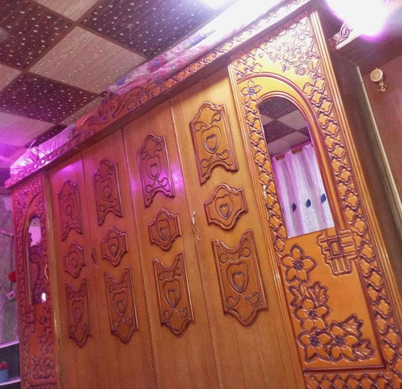 غرفة مستعجل ع بيعته نظيفه ليريدة يجي يشوفه السعر 700 وبي مجال لشراي

