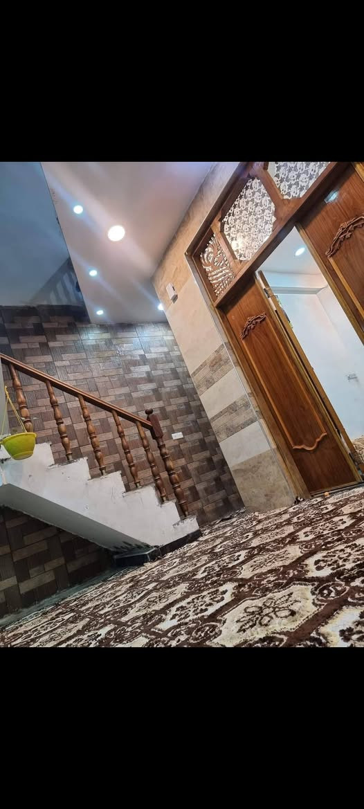 سلام عليكم  بيت للبيع مساحه ١٠٠ متر ٥×٢٠ منطقة ضياء الحلفي  ***********
