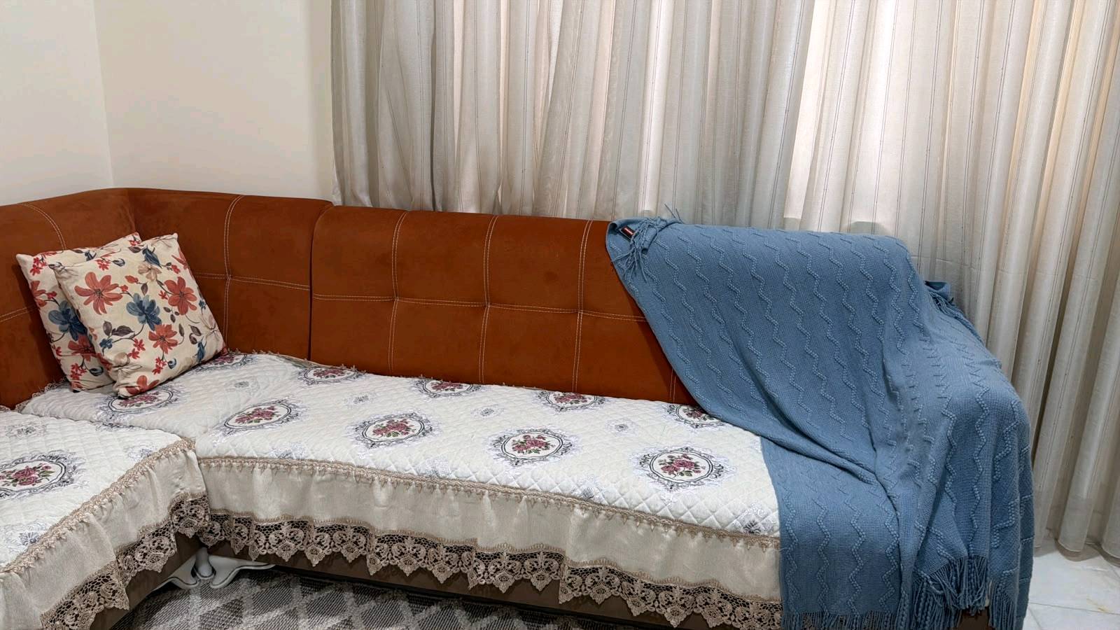 تخم • ديوان • للبيع