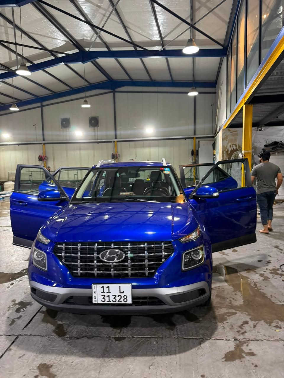 🚙 للبيع هيونداي فينو 2022 – وارد أمريكي 🇺🇸
السيارة ما شاء الله ناعمة واقتصادية كلش، كير ومحرك نضاف وتبريدها ممتاز جداً ❄️

🔹 ماشية 73,500 كم
🔹 لون أزرق وأبيض تو كلر 💙🤍
🔹 داخل مطعّم بالأبيض
🔹 أبل كار بلاي + أندرويد أوتو
🔹 3 مودات قيادة
🔹 تحديد مسار
🔹 كروز سرعة
🔹 نقطة عمياء
🔹 تدفئة كشنات أمامية
🔹 تدفئة جام أمامي وخلفي

بالنسبة للصبغ والضرب:
السيارة ضربتها بالصندوق الخلفي، ومشخوط عندي بالعراق الباب اللي ورا السايق.
النقطة العمياء تتخربط بسبب الضربة.

باقي السيارة كير ومحرك نضاف، واستخدامها كلش حلو وناعمة بالطريق واقتصادية جداً بالبنزين 👌

💰 السعر: 128 ورقة

السيارة موجودة للفحص والمعاينة، والجاد يتواصل خاص 

المكان الصالحيه  

***********
