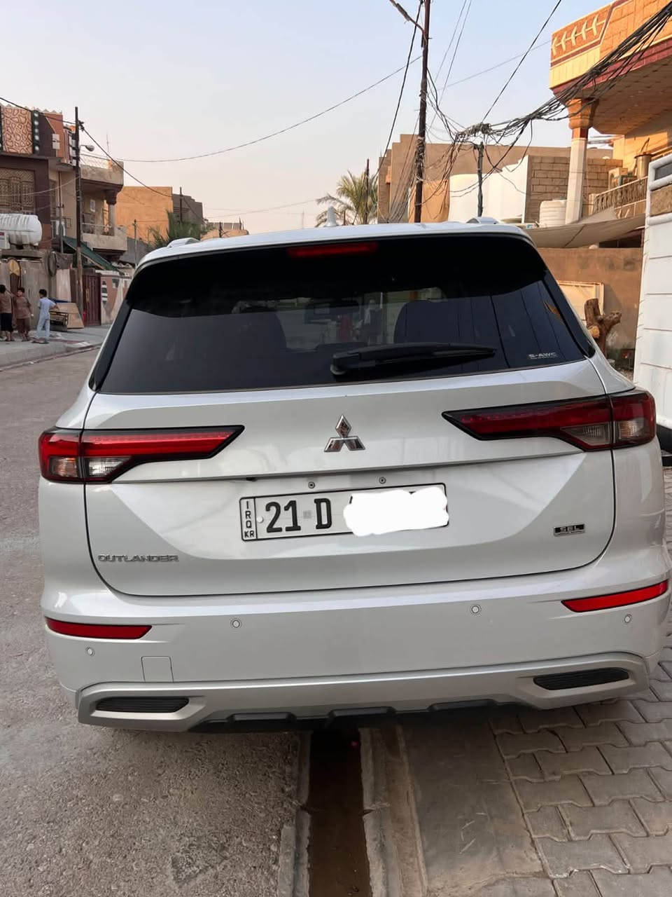 -
ميتسوبيشي اوتلاندر موديل : 2022

عداد المسافة : 80 الف

حجم المحرك : 2.5L ( 4,سلندر )

 ملاحظة السيارة :   ✅ واحد جاملغ تبديل بلادي ✅

بدون دواخل بدون ارباكات

المواصفات : SEL
-
فـــول مـــواصـــفات /

 ما عده فتحة السقف 

 بصمة ابـــواب 

بصمة تشـــغـــيل 

شـــاشـــة كبير 

شحن وايـــرليـــس

‎كاميرا °360

‎كاميرا امامي 

‎كاميرا جانبي

‎كاميرا خلفي

هاند بريك بصمة

اوتو ستارات (𝐀𝐔𝐓𝐎 𝐒𝐓𝐀𝐑𝐓)

اوتو ستوب (𝐀𝐔𝐓𝐎  𝐒𝐓𝐎𝐏)

رادار امامي (تحديد مسار)

رادار جانبي  (نقاط عمياء)

رادار خلفي (التحذير من الاصطدام)

حساسات امامي

حساسات جانبي 

حساسات خلفي 

نظام (𝐄𝐂𝐎)

نظام (𝐍𝐎𝐑𝐌𝐀𝐋) 

نظام (𝐓𝐀𝐑𝐌𝐀𝐂)

نظام (𝐆𝐑𝐀𝐕𝐄𝐋)

نظام (𝐒𝐇𝐖𝐎)

كشنات جلد بقلاوه 

كشنات كهربائي

كشنات هیتر

تحكمات استيرن 
 
صندوق شفط كهربائي 

لايتات (𝐋𝐄𝐃) ليد عدسة زينون بلادي

بلاجيكتور (𝐋𝐄𝐃) ليد بلادي

بكلايتات (𝐋𝐄𝐃) ليد بلادي

ويل كروم 

بعد هواية مواصفات…

‏‎السعر 190 وبيها مجال 

‏  

☎️***********

☎️***********

‏‎عنوان📍ديالى -بعقوبه
