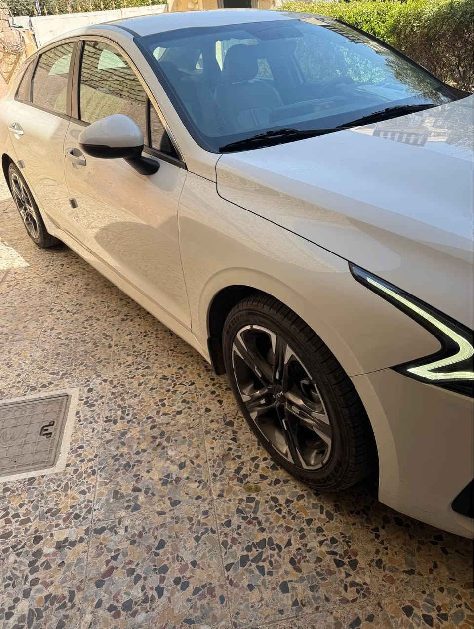 K5 2022 خليجي ابيض شمالي محرك 2000 دوش المرغوب ماشيه 103 كيلومتر  بيه ملاحظات كلش بسيطه 
***********
السعر 18000$ وبيه مجال بغداد, العراق
