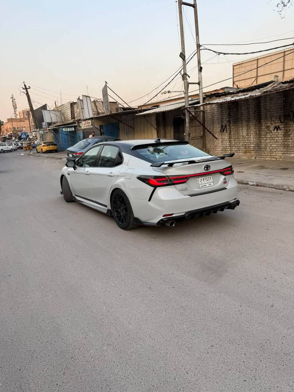 كامري  ابيض سموك فئه TRD سته سلندر موديل 2021
كامري TRDوارد امريكي ضررها قطعتين بنيد و جاملغ ايسر بدون لغد بدون شاصي بدون دواخل بدون ايرباك 

الممشى: 64000 كم

المواصفات: 

رادادر امامي 

تحديد مسار 

شفتات ستيرن 

محرك مكفول 

كير مكفول 

التبريد ثلج  

للاستفسار : ‭***********‬ 

السعر:220 $ بيها مجال
