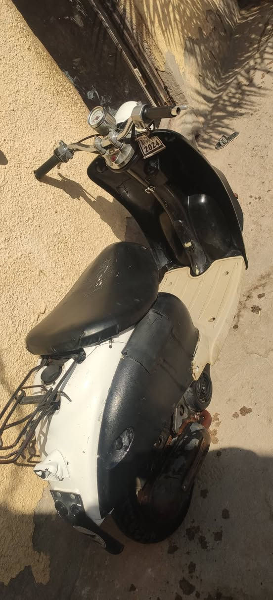 كلاسك
اعادة نشر ب سبب الوعود الكاذبة

متروكة  متروكة متروكة 

شاصي نضيف 

كهربائيات نضيفة 

محرك نضيف 

تايرات نضيفة 

بس كطع نار 

90 وبيها مجال قليل 

***********
