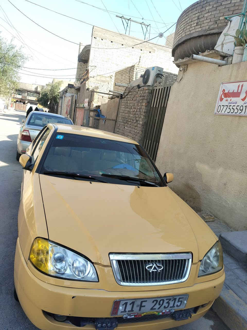 السلام عليكم شيري كوين 2011 رقم بغداد انكليزي السياره. مصبوغه حزام 
لايت عالي ناصي + شاشه 
دوشمه جديده 
تخم تاير جديد 
صدر امامي خلفي جديد 
مكينه وكير خير من الله 
للستفسار *********** 
مكاني بغداد حي الكوفه 
السياره بسمي تحويل ثاني يوم +
مصفره هيئه وغرامات
