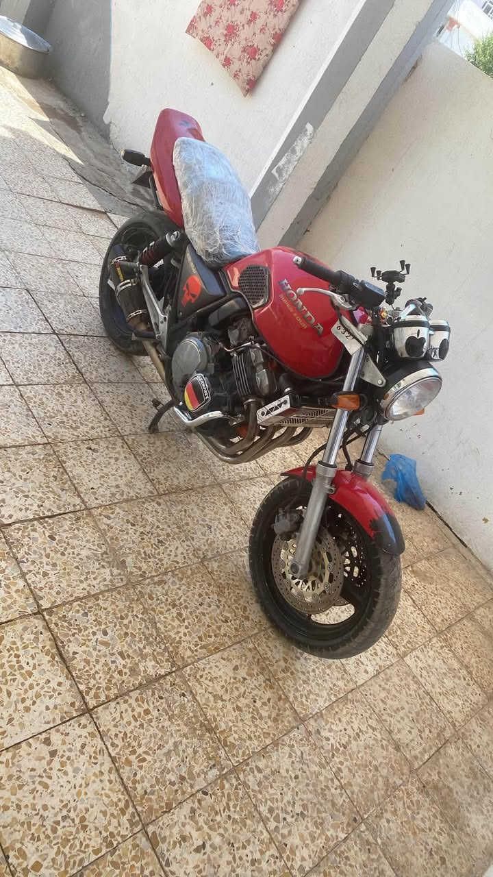 سيبي فور باب اول للبيع كير ومحرك شرط فقط بي خربطه يرادله تنضيف كابريترات السعر ١٤ وبي مجال حك الجيه اتصل***********
