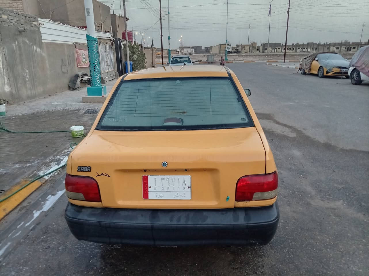 السلام عليكم سايبه للبيع مديل 17 مكينه وكير برايد سياره جاهزه وخير من الله حداديه وتخم تواير جديد رقمها ذي قار تاريخ نفاذ سنويه 2027 هيه مصفره وتحويل ثاني يوم للمعلومه سياره بيها ضربه بجامله الخلفي عابره ع جنطه بس ما واصله للحوض مكاني سماوه سعرها 22 رقم مبايلي ***********
